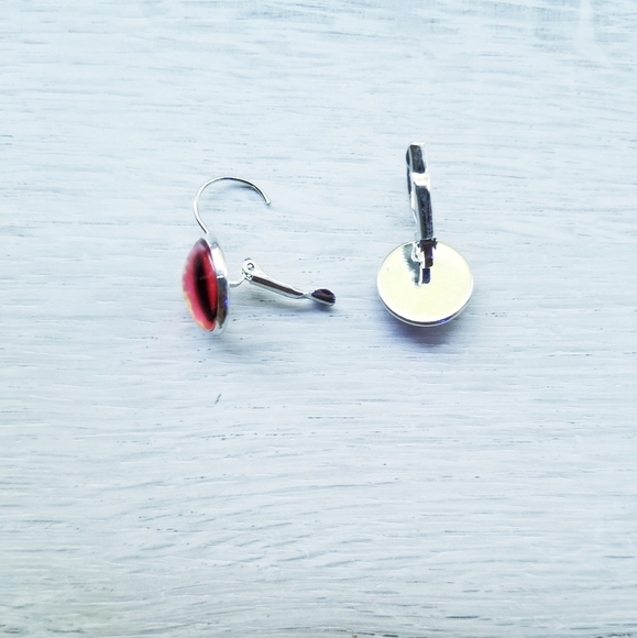 "BUNDLES ONLY" NWOT Crocodile/Cats Eye Earrings - Picture 4 of 7